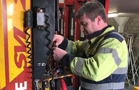 column lift servicing checklist