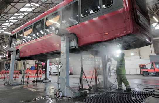 Lifting in a wash bay? How to choose the right lift for wet work