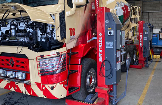 Perry's of Gobowen orders additional T8DC mobile column lifts from Totalkare