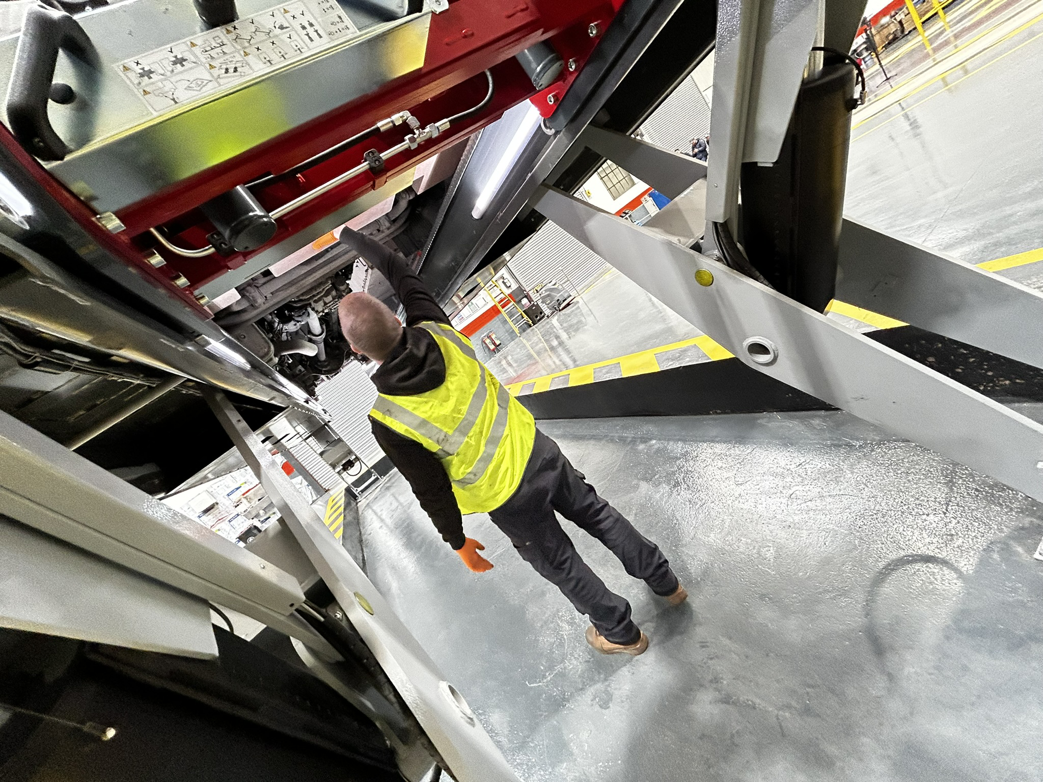 RS Recovery installs Totalkare equipment for workshop refit